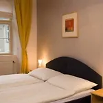 U Zlate Podkovy Apartments